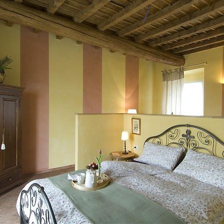 Agriturismo Cascina Maiocca Mediglia Habitación foto
